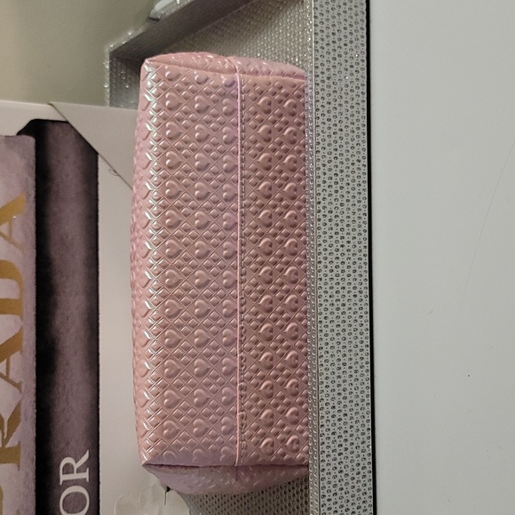 💕Beautiful💕JUICY COUTURE 💖Pink Iridescent Rainbow Travel Cosmetic Case💖 - Picture 5 of 8